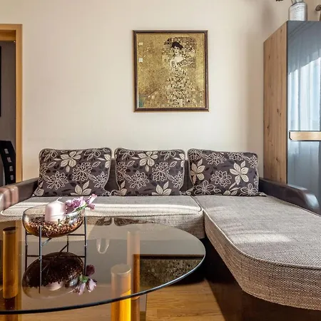 Apartment Tourist